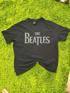 The Beatles Classic Drop T Logo Black Graphic Band T-Shirt